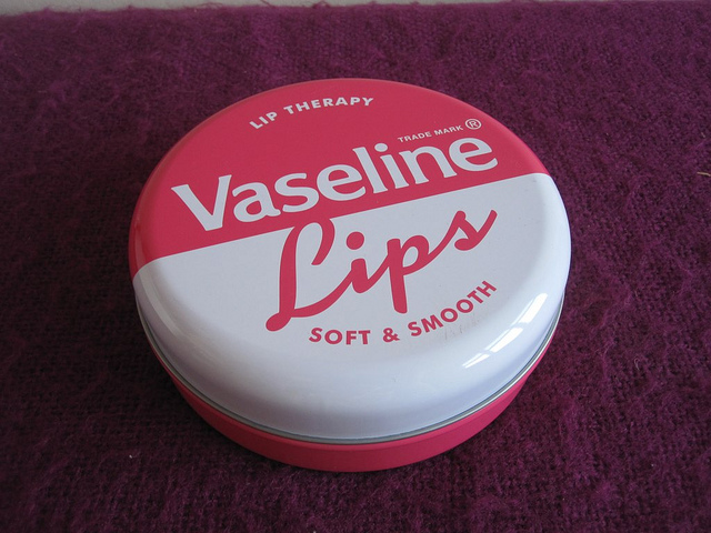 vaseline_lip_therapy_pink_tin