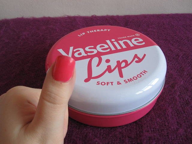vaseline_lip_therapy_pink_tin