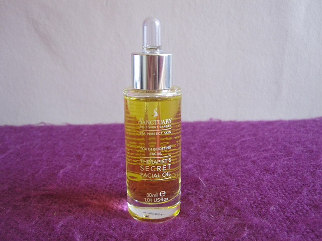 sanctuary_youth_boosting_facial_oil