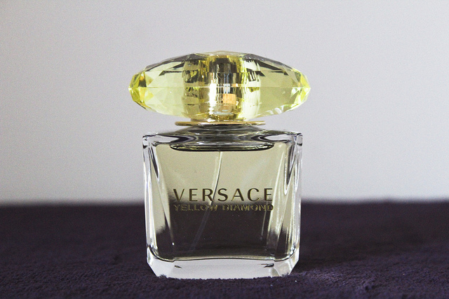versace_yellow_diamonds